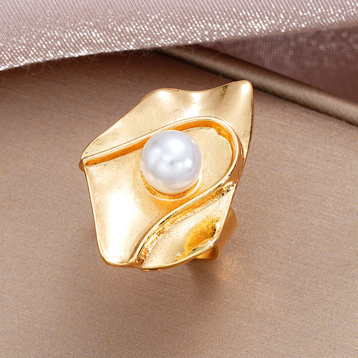 Irregular Pearl Gold Ring