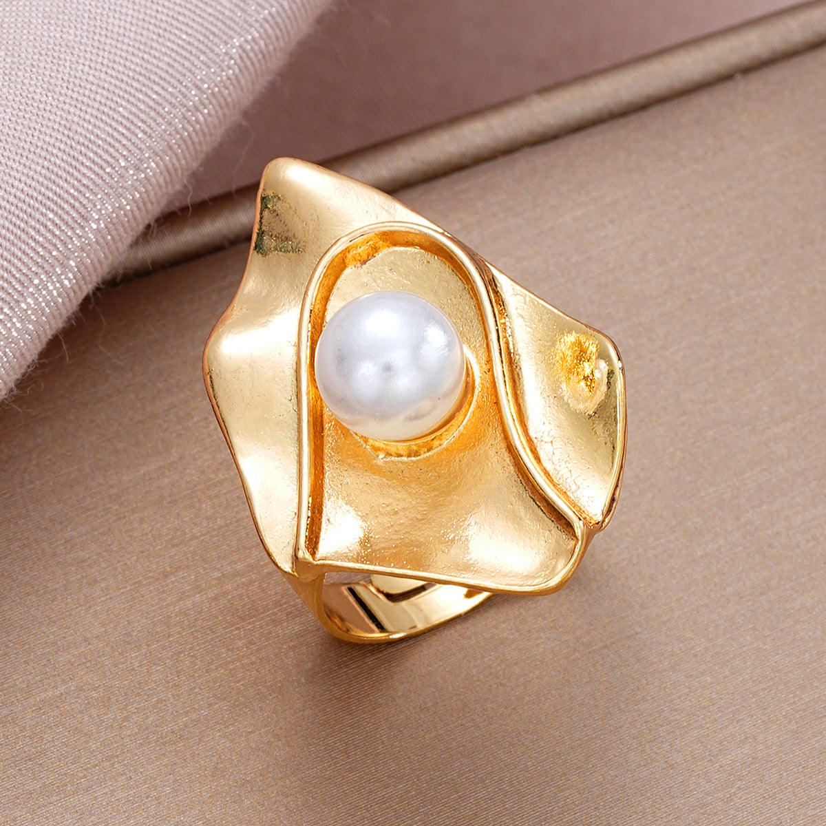 Irregular Pearl Gold Ring