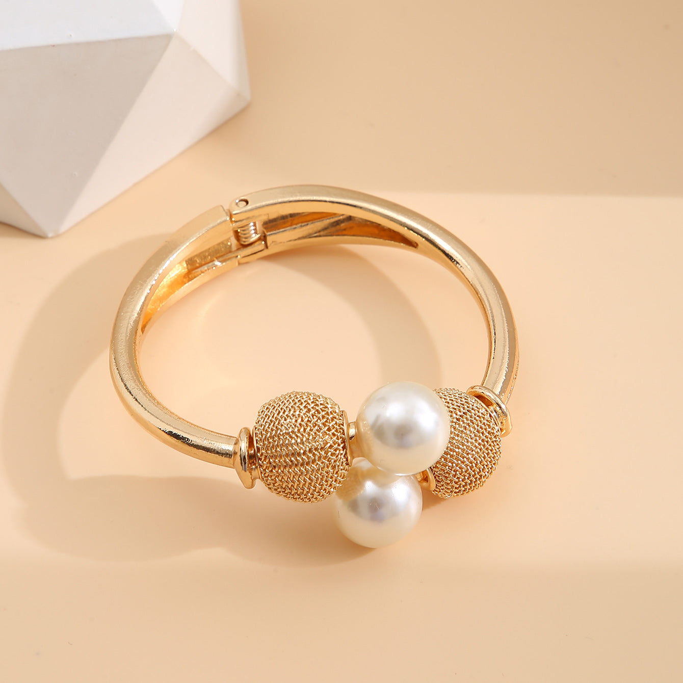 Vintage Pearl Alloy Open Bracelet