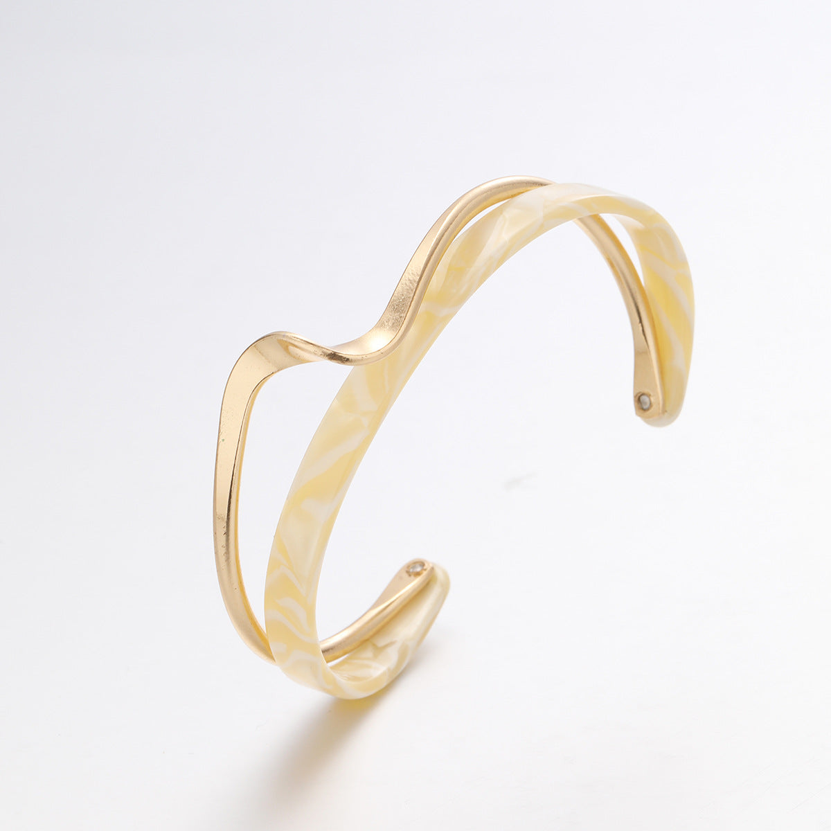 Mother-of-Pearl Twisted Zircon Gold Bracelet