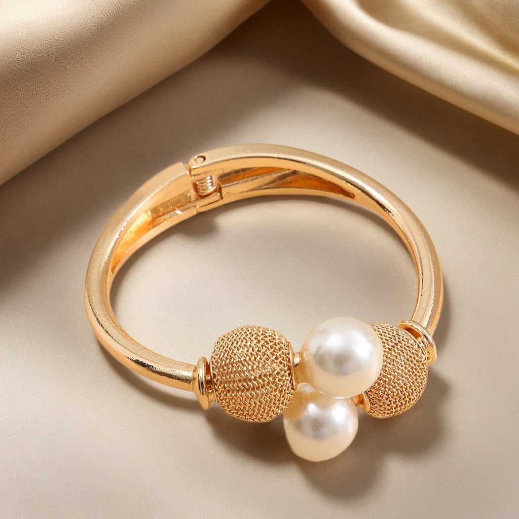 Vintage Pearl Alloy Open Bracelet