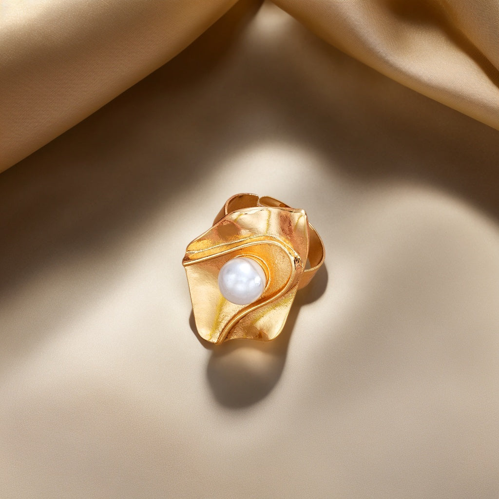 Irregular Pearl Gold Ring